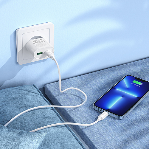 Сетевое зарядное устройство, 1 PD 20W + 1 USB 3.0 QC (C109A), HOCO, Type-C to Lightning, белый