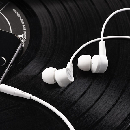 Проводные наушники M50 Daintiness Universal Earphone, HOCO, вакуумные с микрофоном, белые