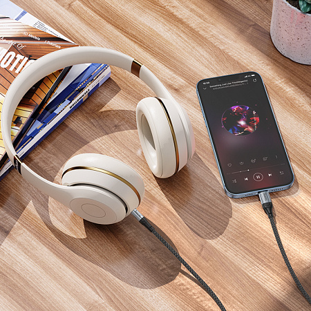 AUX Audio кабель 3,5 мм на Lightning, UPA26, HOCO, черный