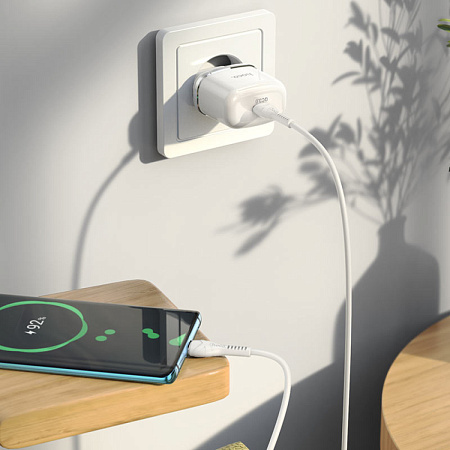 Сетевое зарядное устройство, 1 PD 20W + 1 USB 3.0 QC (N24), HOCO, Type-C to Type-C, белый