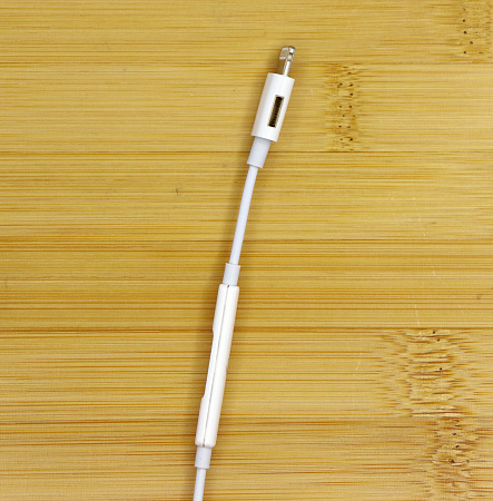 Переходник Lightning to наушники Jack+зарядка Lightning, MH024, с bluetooth, музыка, разговор, переключ гром-ти, белый