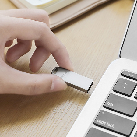 USB Flash Drive 8GB (UD4) Cкорость записи 6-10MB/S, Cкорость чтения 10-30MB/S
