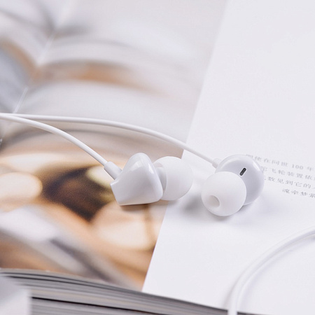 Проводные наушники M60 Perfect sound universal earphones with mic, hoco, белые