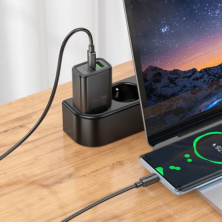 Сетевое зарядное устройство, 1 PD 20W + 1 USB 3.0 QC (N61), HOCO, Type-C to Type-C, черный