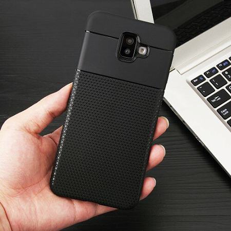 Чехол силиконовый для Samsung J610F, Galaxy J6 Plus (2018), Triangle Pattern, черный
