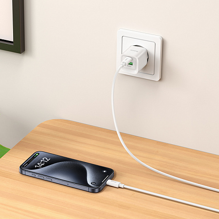 Сетевое зарядное устройство, 1 PD 20W + 1 USB 3.0 QC (C147A), HOCO, Type-C to Type-C, мини, белый